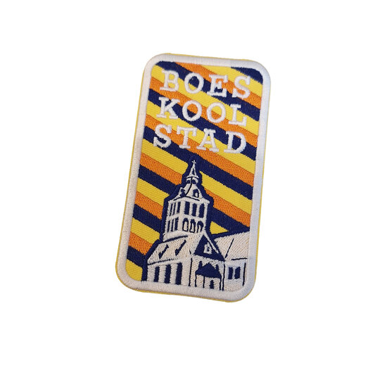 Embleem Boeskoolstad Plechelmus blauw geel oranje 6 x 11 cm